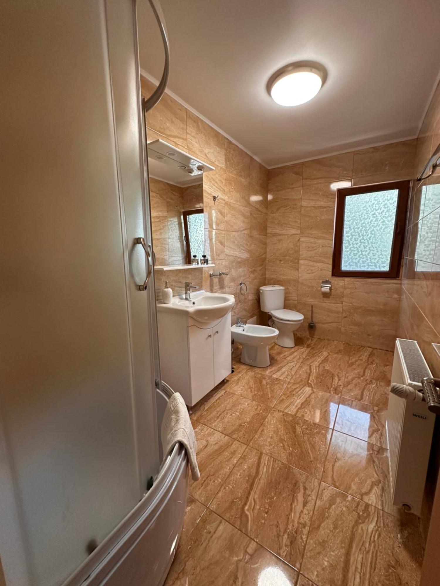 Casa Carp Calarasi Hotel Екстериор снимка